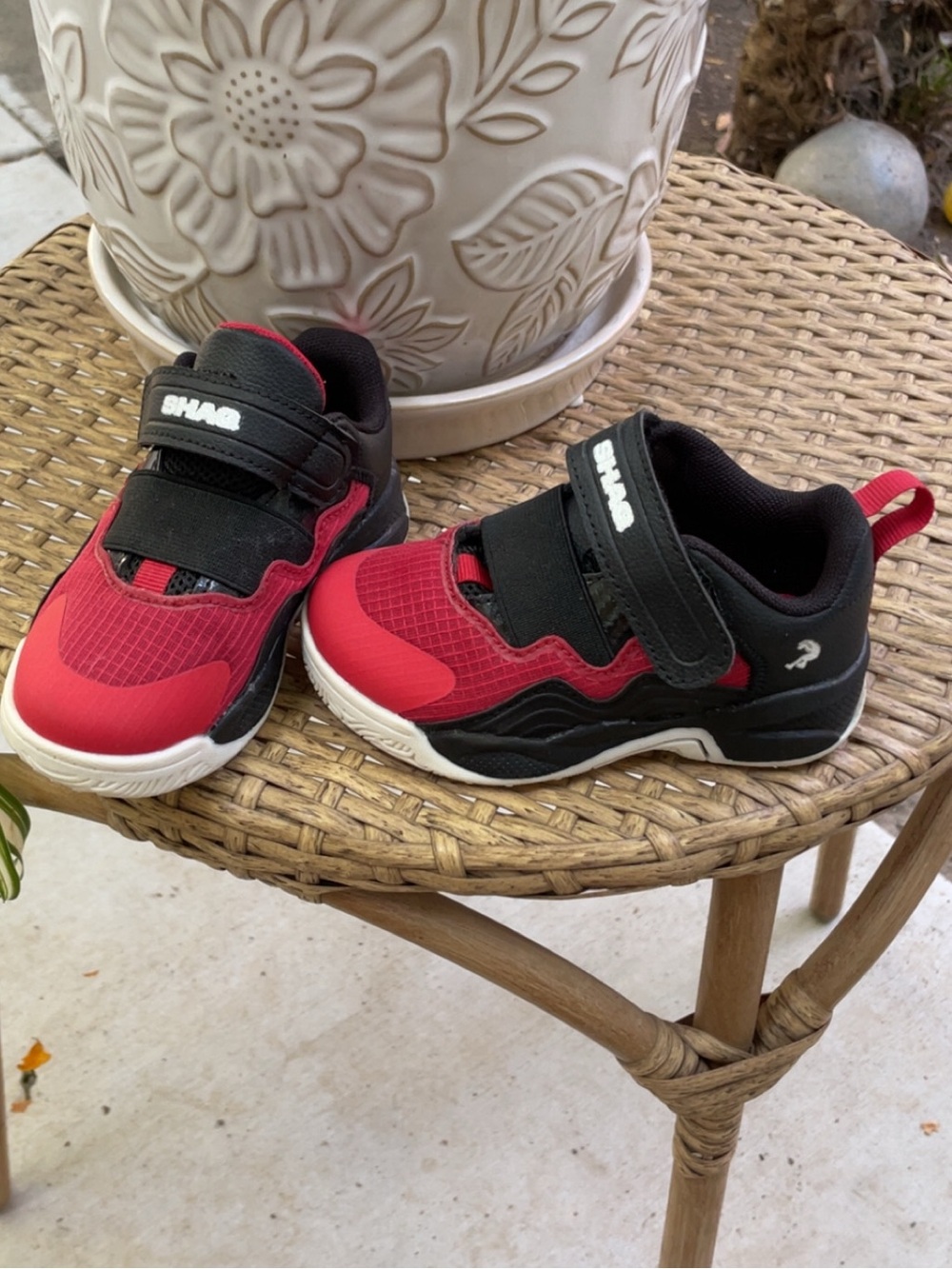 Shaquille o’neal Kids Red and Black Athletic Sneakers -